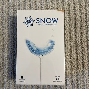 Snow Teeth Whitening NEVER OPENED, BRAND NEW